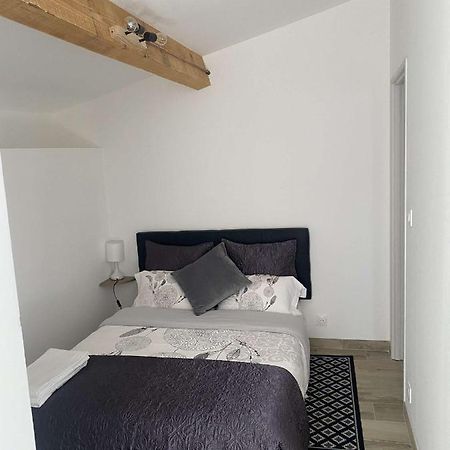 Bel Appartement Au Coeur Du Village De Sartene Exterior foto